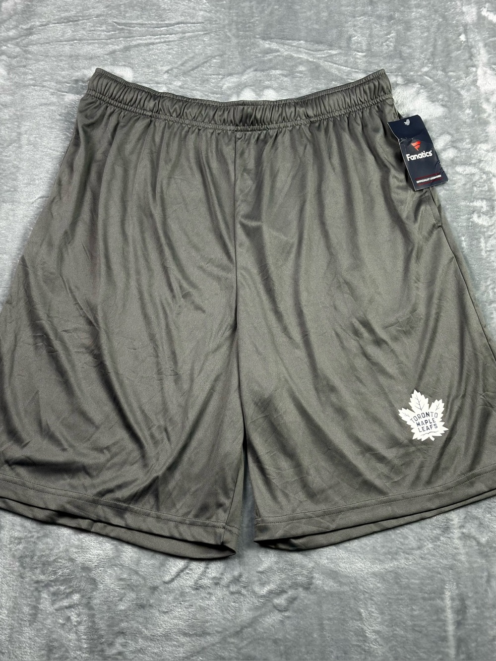 NWT Toronto Maple Leafs Fanatics NHL Shorts Mens XL Gray Performance Training